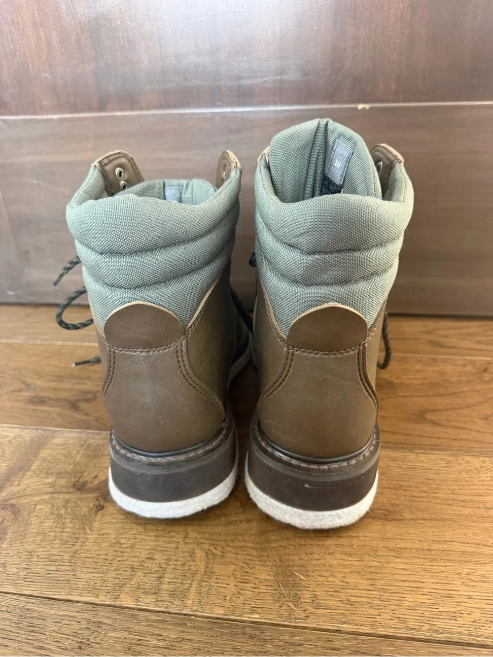 SIMMS Men's Brown Wading Boots - Durable Leather Fly Fishing Boots 10